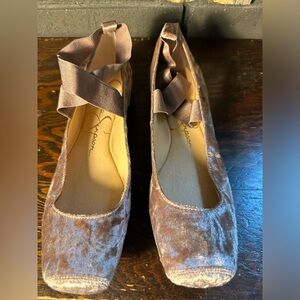 Jessica Simpson Mandalaye flat